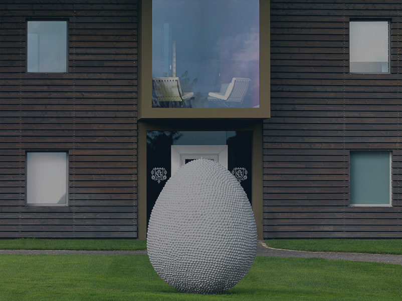 Scultura "Egg Concept" by Spirito Costa in Ca' del Bosco